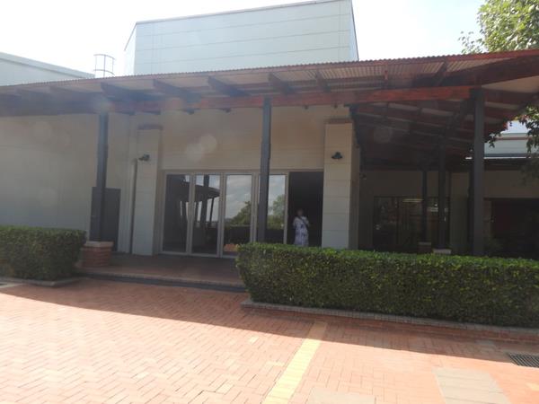 160  m² Retail Space