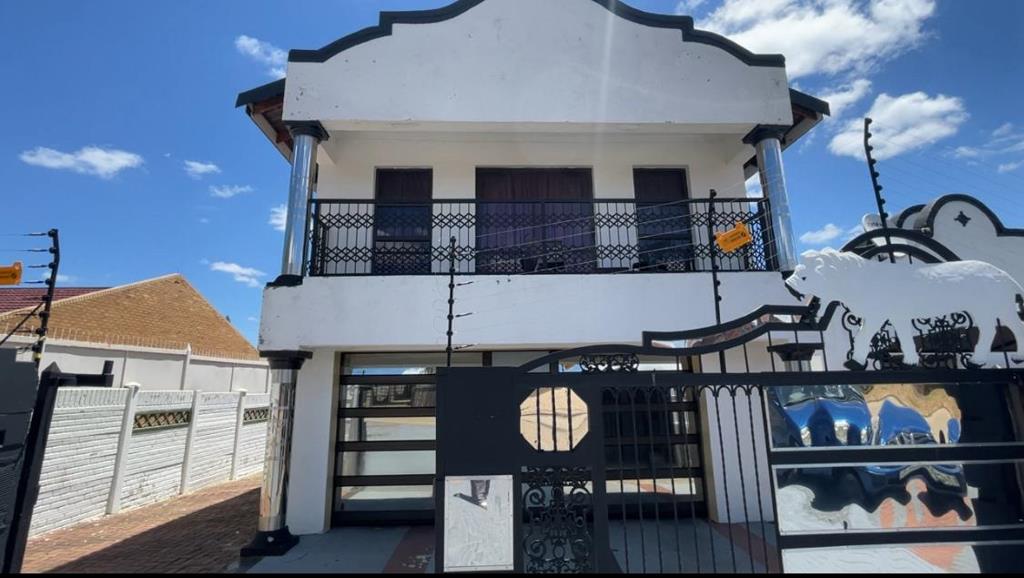 5 Bedroom House