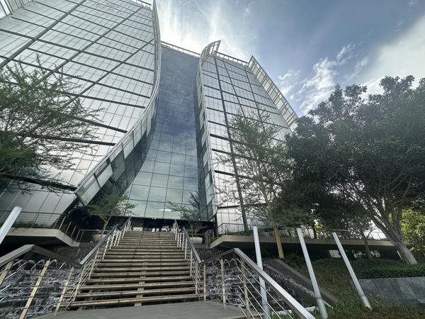 799  m² Commercial space