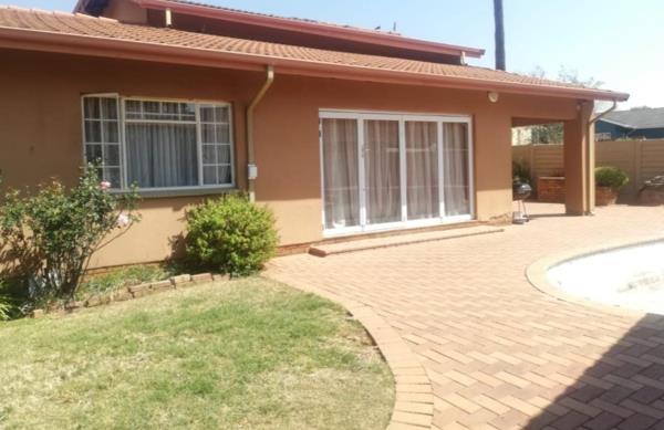 6 Bedroom House