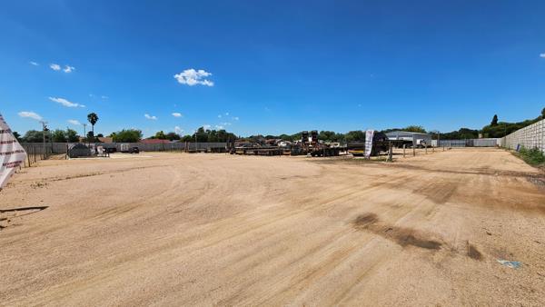 7 500  m² Industrial space