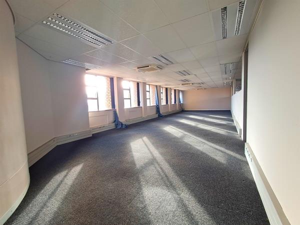 794  m² Office Space