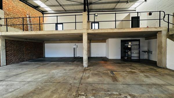 215  m² Commercial space