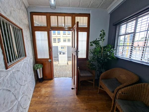 186  m² Office Space