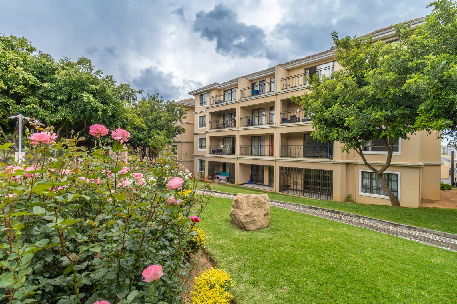 2 Bedroom Apartment in Halfway Gardens