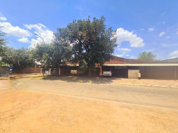 1 200  m² Industrial space