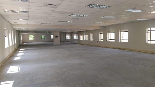 1 700  m² Office Space