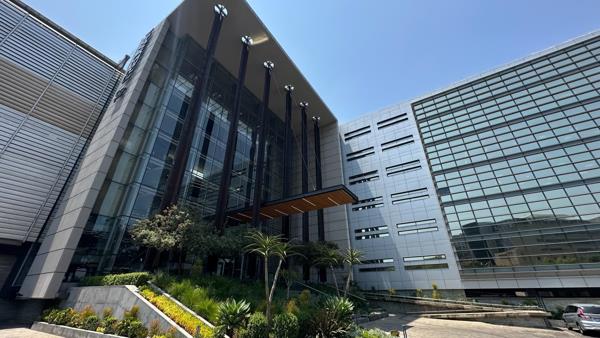 1 954  m² Office Space