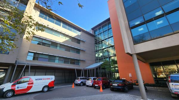 300 m² Commercial space
