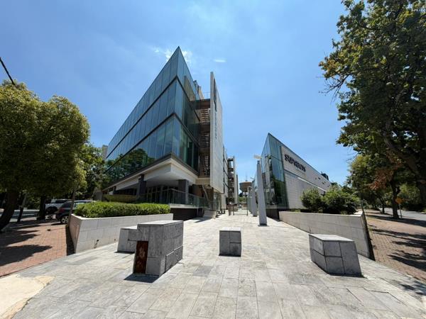 208  m² Commercial space