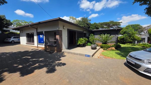 196  m² Commercial space