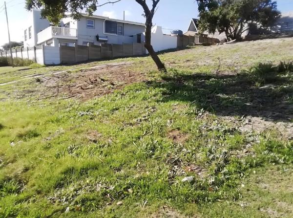 737 m² Land