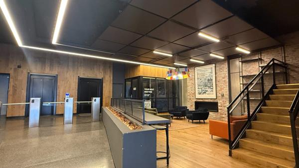 1 111  m² Office Space