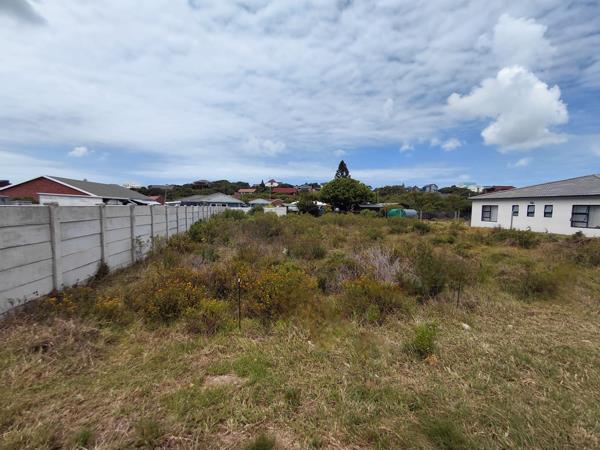 768 m² Land