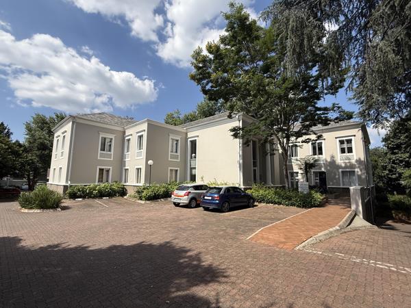 381 m² Commercial space