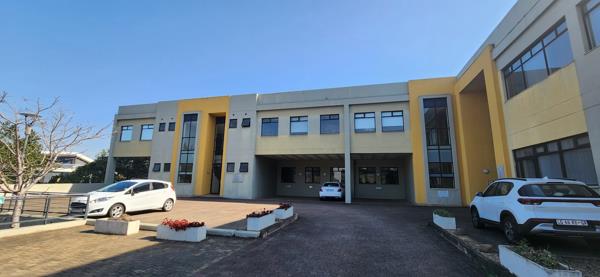 230 m² Commercial space
