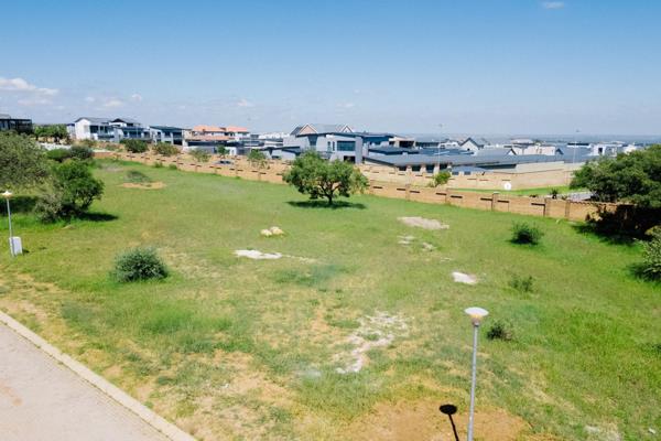 1 182 m² Land