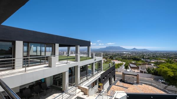 7 Bedroom House