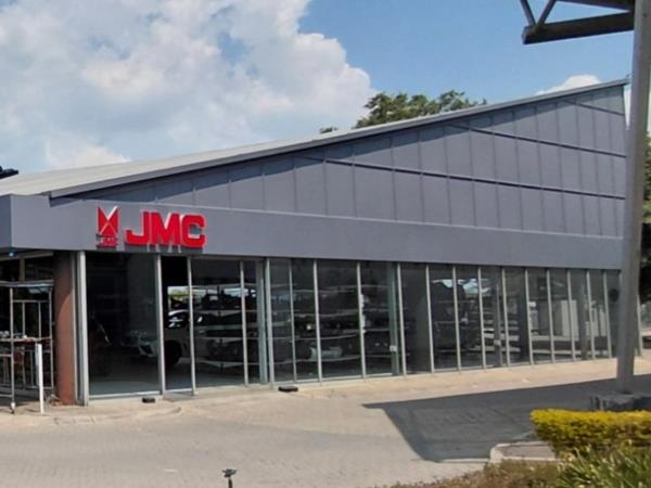 5 600  m² Commercial space