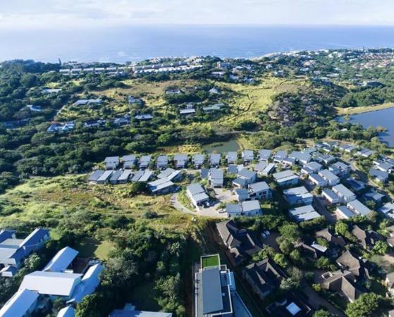 1 747 m² Land