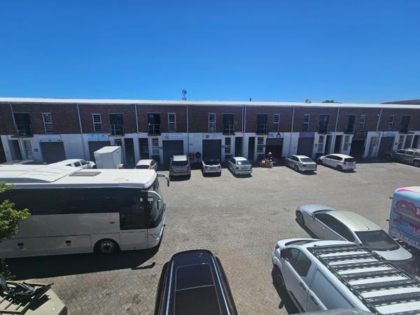 105  m² Industrial space