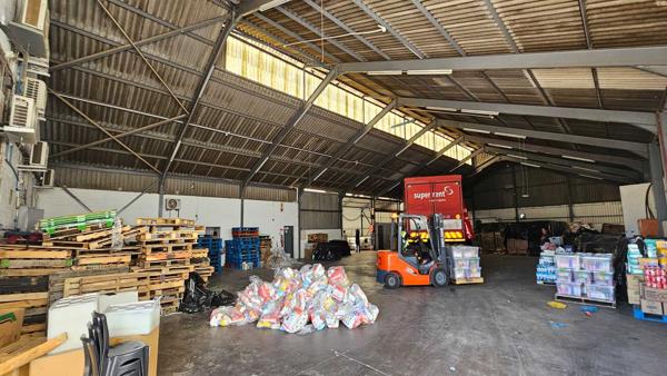 1 250  m² Industrial space