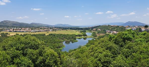 1 030 m² Land