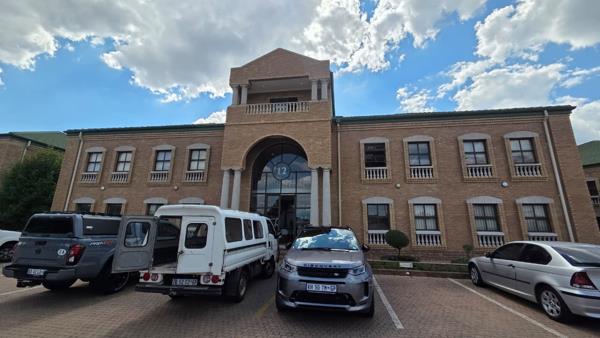 30  m² Commercial space