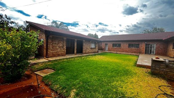 6 Bedroom House