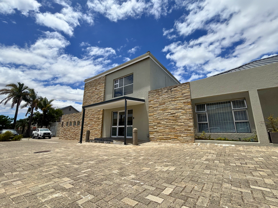 667 m² Commercial space