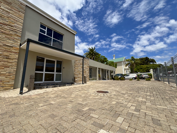 667 m² Commercial space