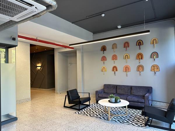 1 003  m² Office Space