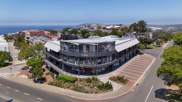 1 643  m² Office Space