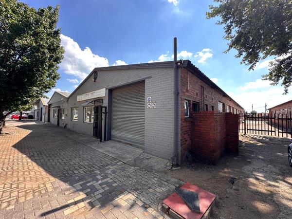 512  m² Industrial space