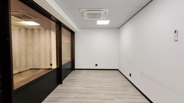 139  m² Office Space