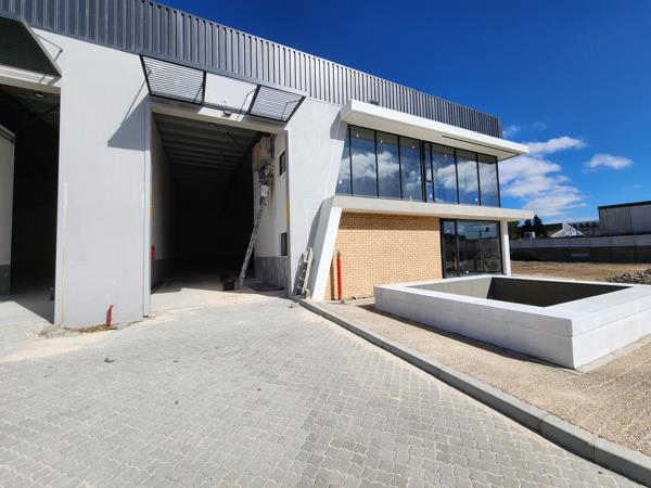 654  m² Industrial space