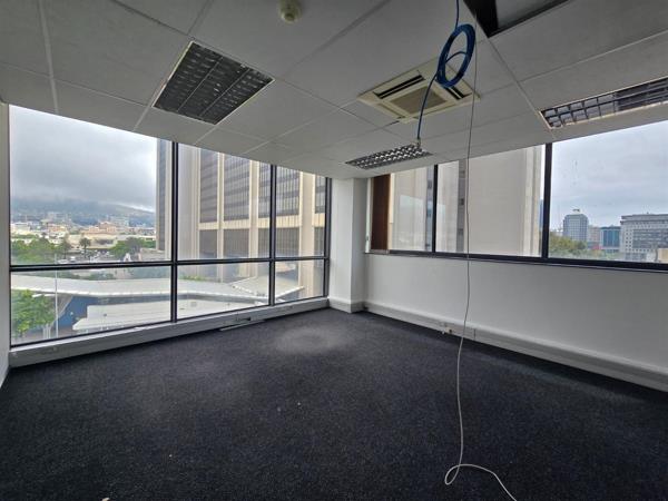 1 211  m² Office Space