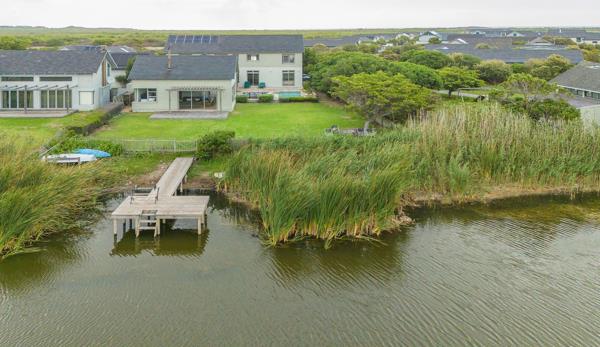 6 Bedroom House