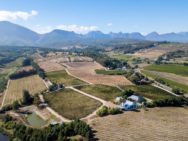 10.2 ha Smallholding