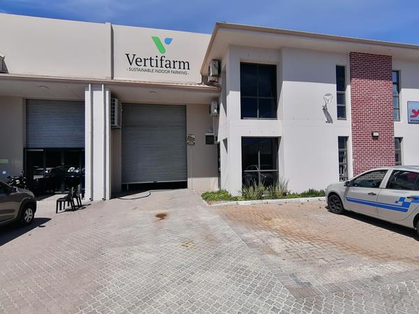 587  m² Industrial space