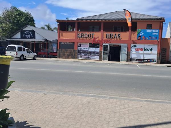 374  m² Commercial space