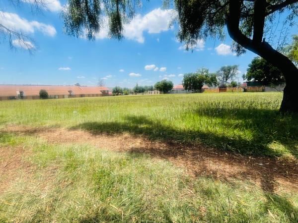 4 233 m² Land