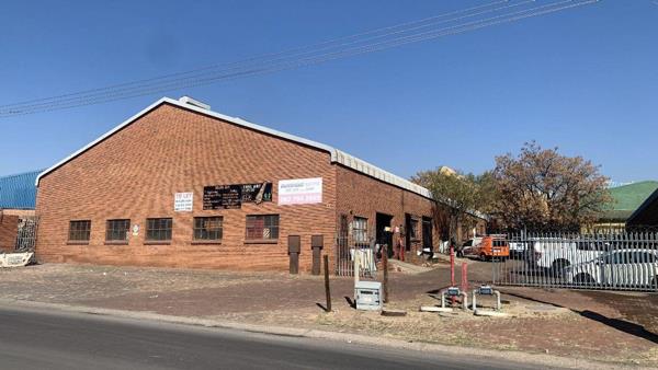 200  m² Industrial space