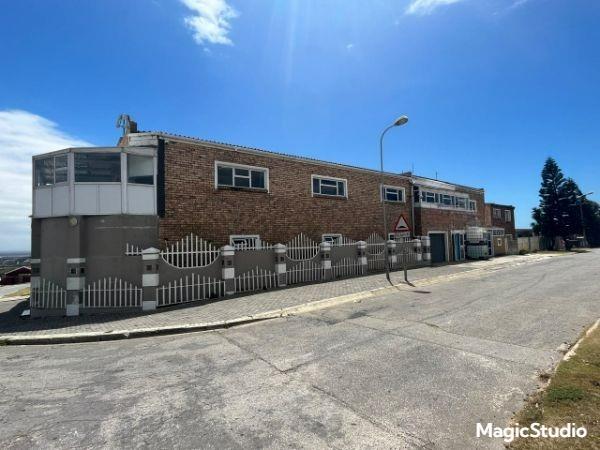 550  m² Commercial space