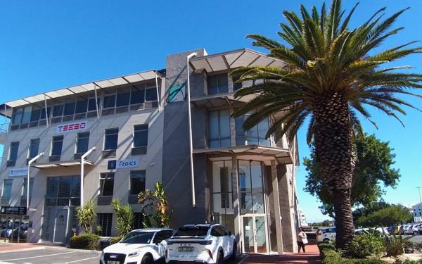 197  m² Commercial space