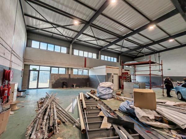 402  m² Industrial space