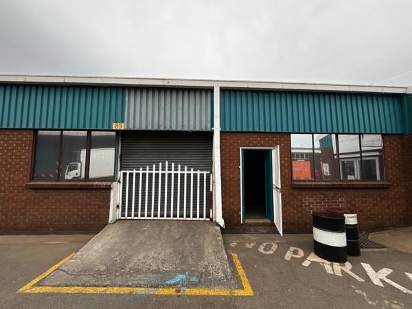 210  m² Industrial space