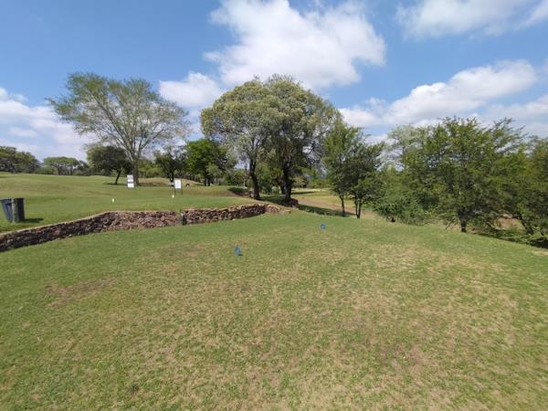 1 005 m² Land