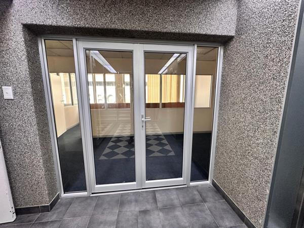 68  m² Commercial space