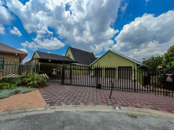 6 Bedroom House